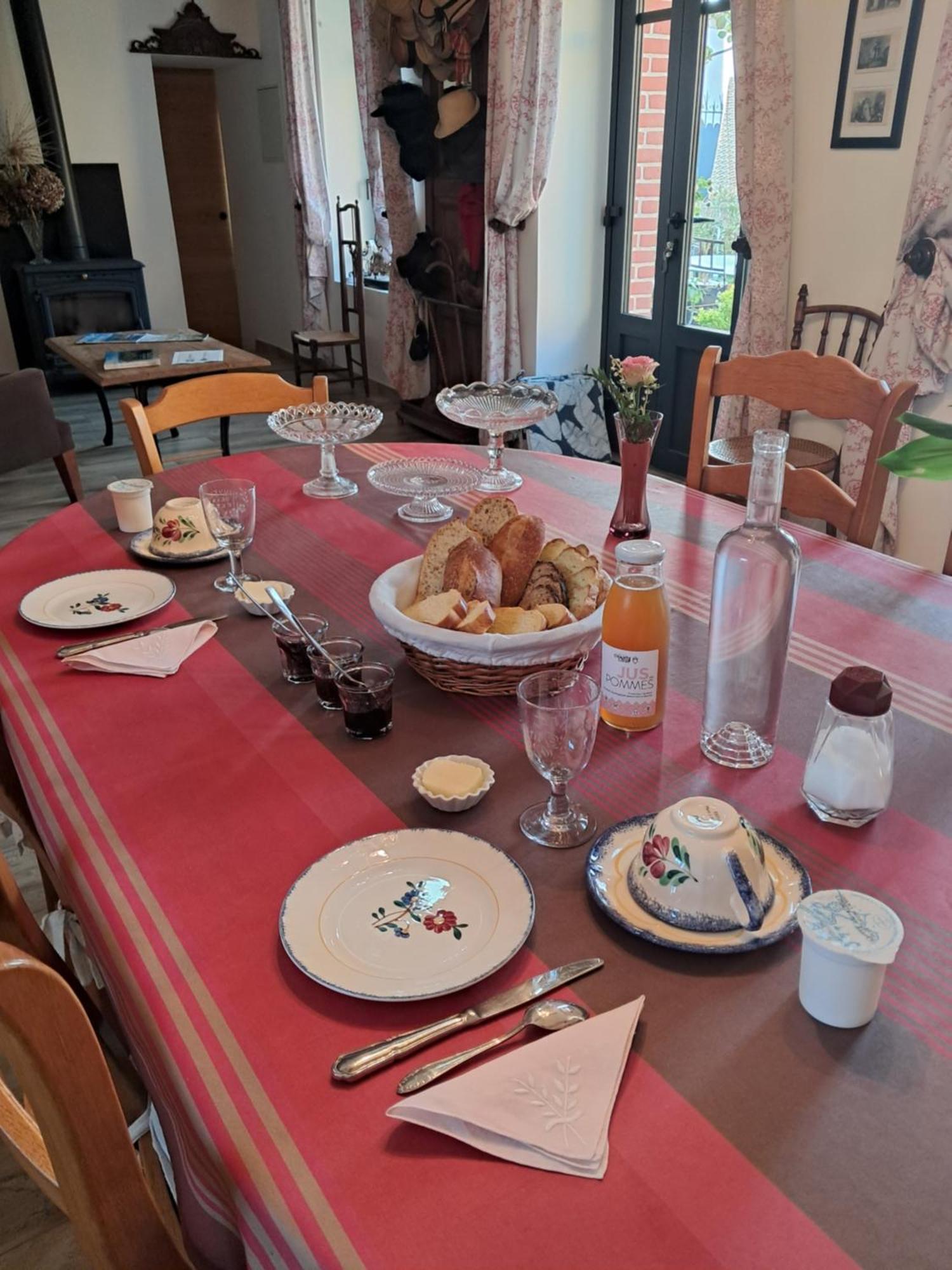 Bed and Breakfast Le Jardin Кудвилль Экстерьер фото